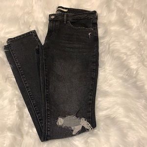Levi’s 711 Skinny Jeans
